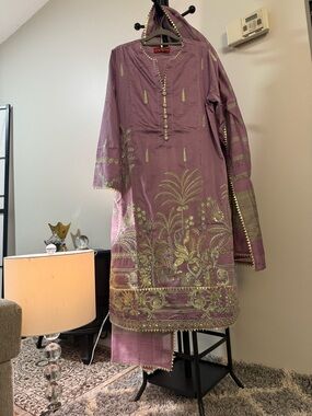 Elegant Mauve Embroidered Women’s Dress with Gold Motif